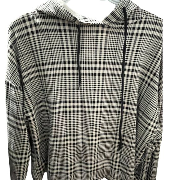 Jules and Leopold Black and White Plaid Sweater/Hoodie - Picture 1 of 3